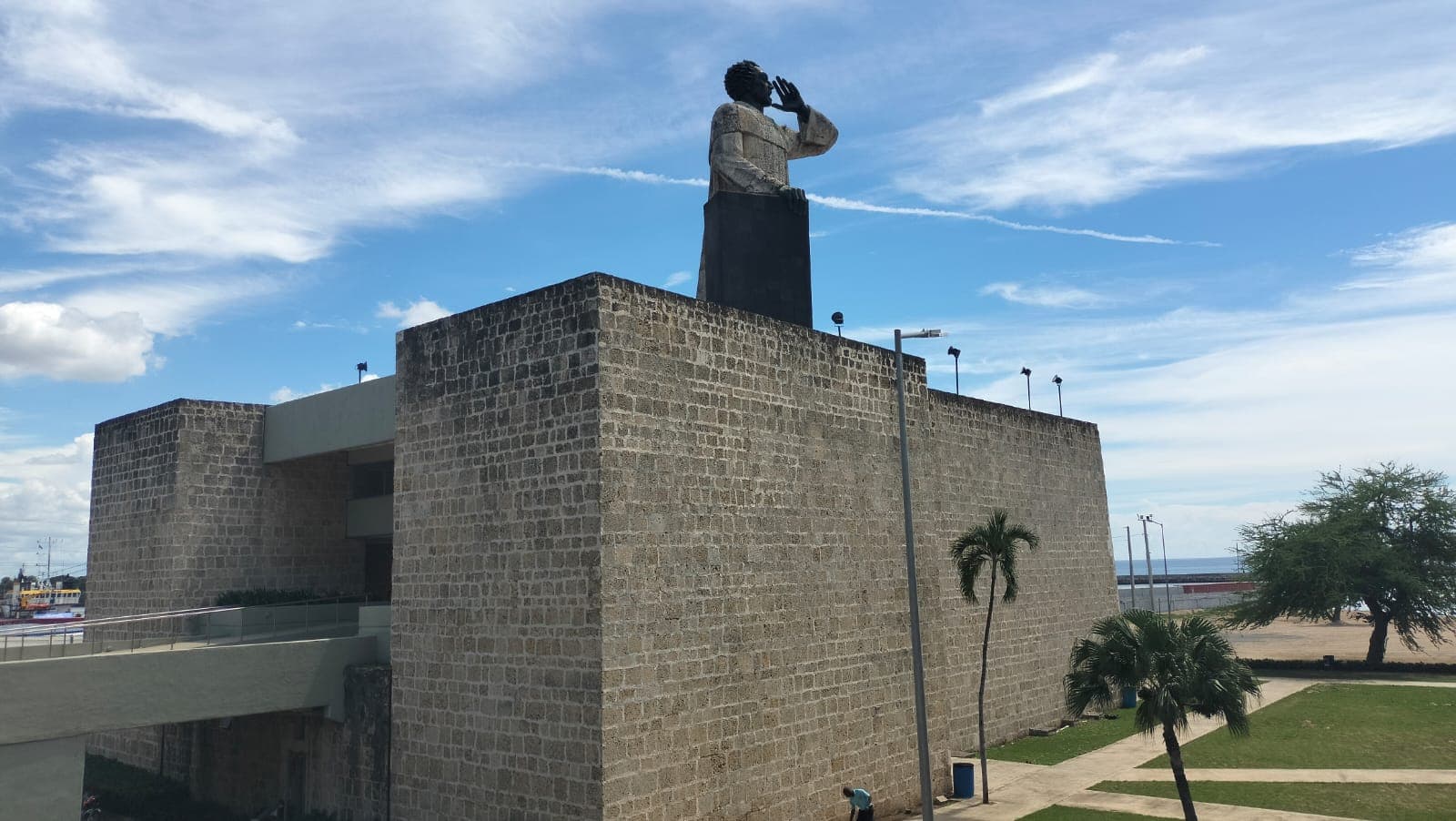 Santo domingo estatua